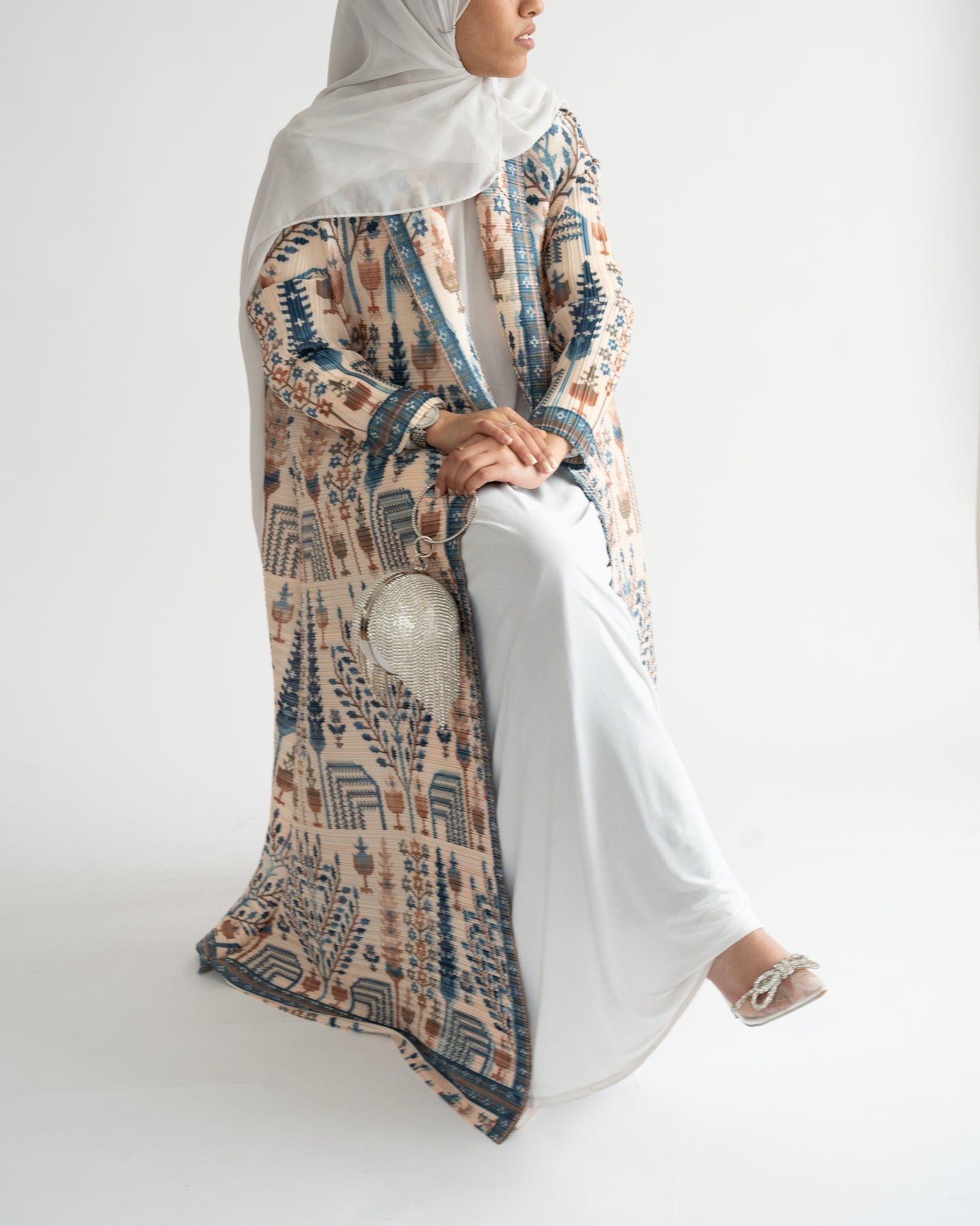 LAYLA ABAYA - KIMONO STYLE IN NAVY&SAND