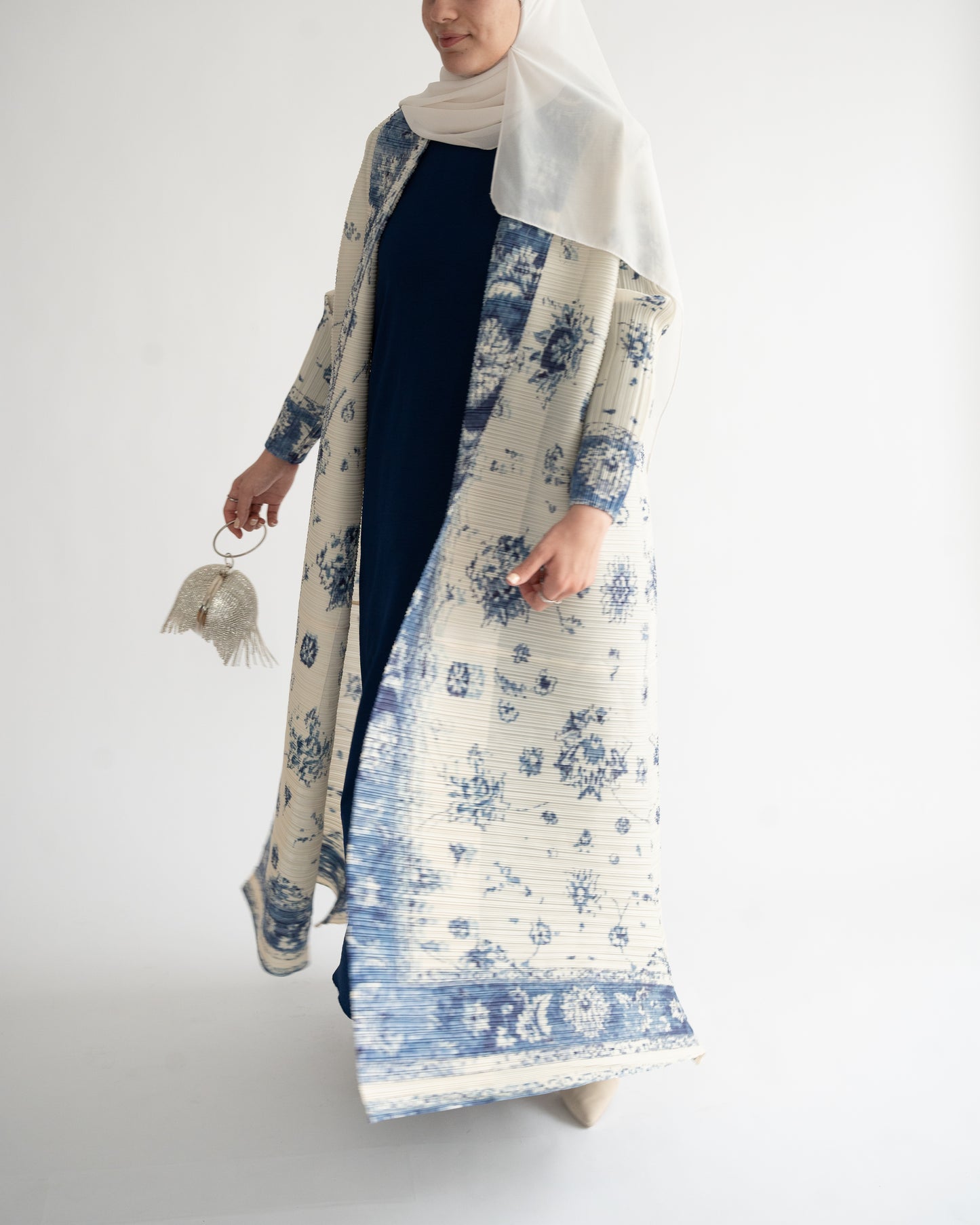LAYLA ABAYA - KIMONO STYLE IN INDIGO&WHITE