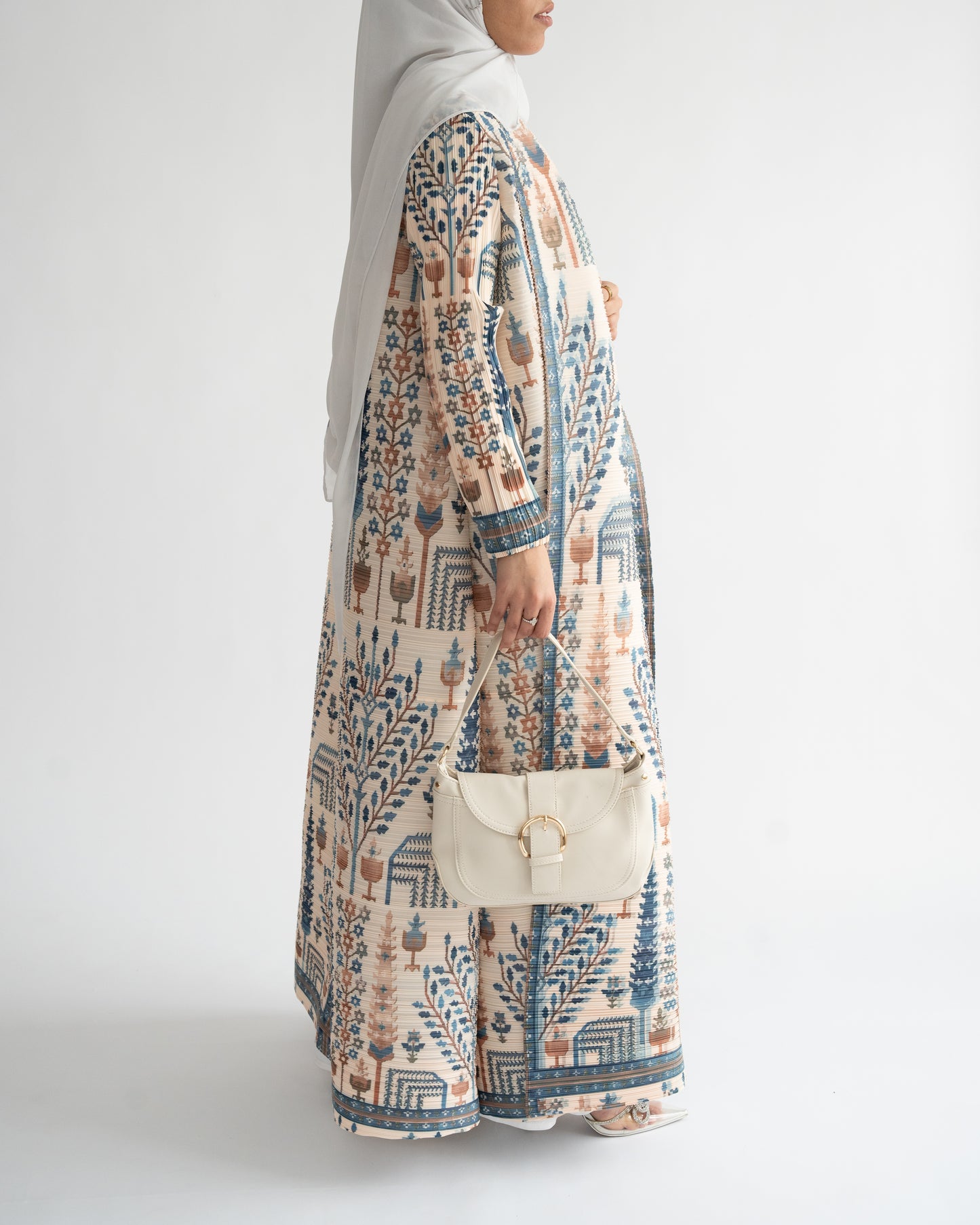 LAYLA ABAYA - KIMONO STYLE IN NAVY&SAND